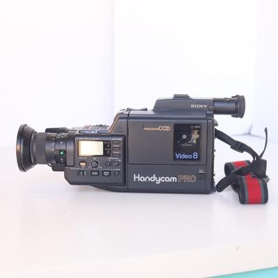 Sony Handycam PRO CCD-V9 Video8 Camcorder