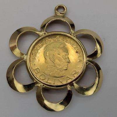 Simon Bolivar Gold Coin In An 18K Gold Pendant 