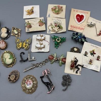 Vintage Collection Of Brooches And Pins 
