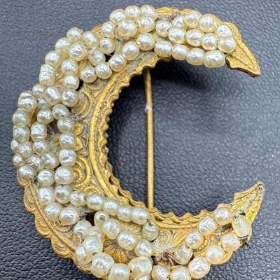 Vintage Miram Haskell Pearl Brooch 
