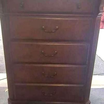 Maple Wood Chest Of Drawers