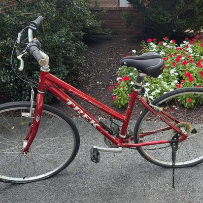 Trek Bike With Air Pumps 