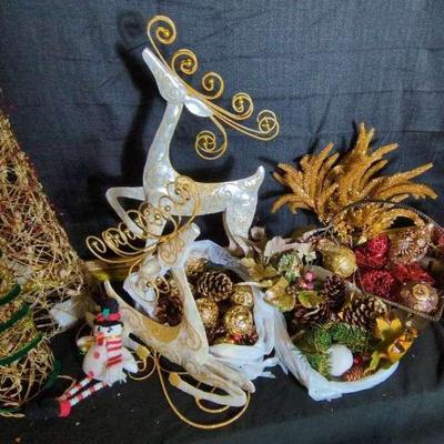 Holiday Table Decorations 