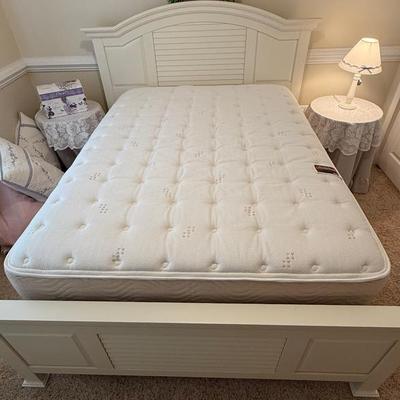 Full Size Shaker Style Bed **Mattress / Boxspring not Incl**