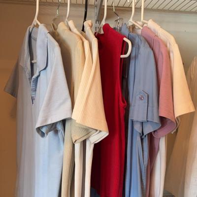 Medium Women’s Dress Shirts