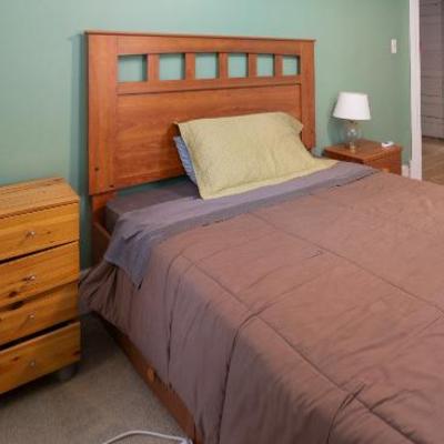 Sale Photo Thumbnail #10: bedroom set