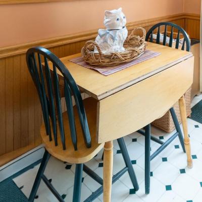 Sale Photo Thumbnail #4: nook kitchen table