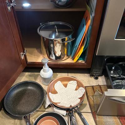 Cookware & Kitchen Essentials Set