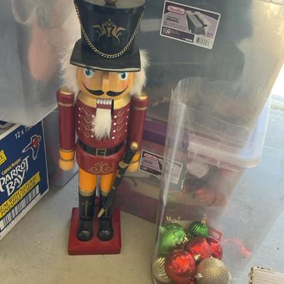 Holiday Décor Lot – Nutcracker, Ornaments & Seasonal Décor
