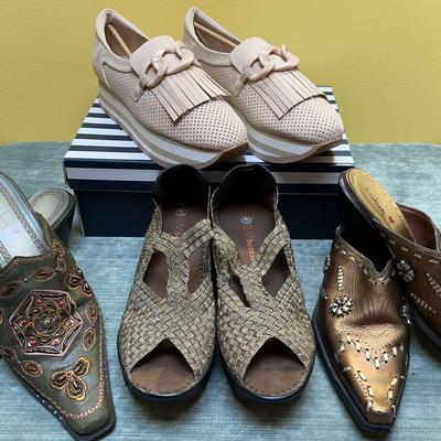 Ladies Shoes - 9.5/10