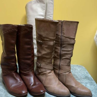 Ladies Flat Boots - Size 10/11