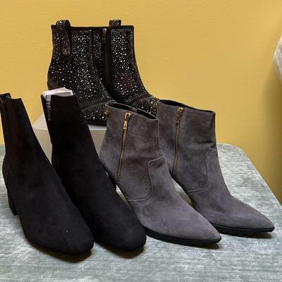 Ladies Short Boots - Size 10/11