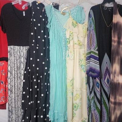 Variety Of Women's Size L And XL Dresses And Skirts 
