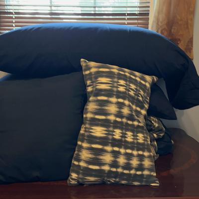 Duvet, Pillows And Cushions and Bedskirt. (Queen)