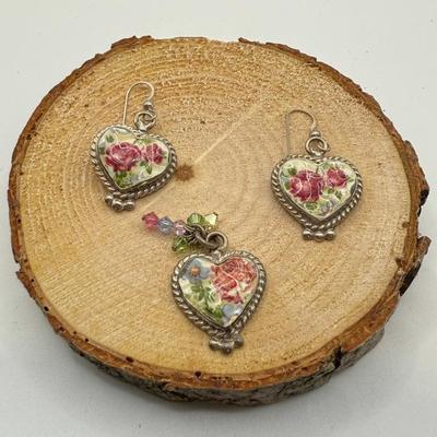 Gorgeous Jacqueline Smiley JSVR Broken China Heart Earrings & Pendant Set- 925 & 950 Silver
Lot #: 27