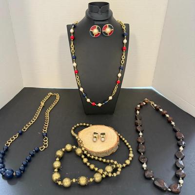 Lot Of Vintage Costume Jewelry- (2 ) Pairs Clip-On Earrings & (4) Necklaces
Lot #: 123