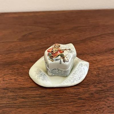 Traditional Russian Hand Painted Folk Art, Signed Original, Miniature Lacquer Box, By Pavel Govorun