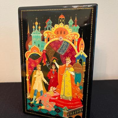 Traditional Russian Hand Painted Folk Art Signed Original Lacquer Box 