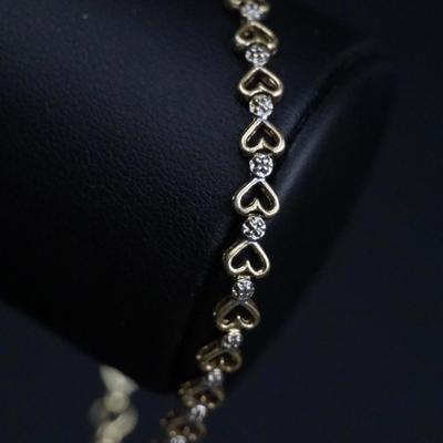 10K Gold Heart Link Bracelet - 7" Long