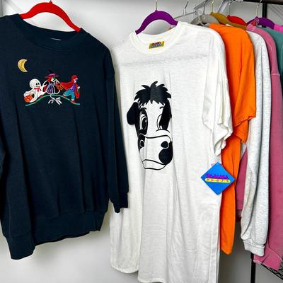Vintage Graphic Tee’s & Sweatshirts - (Size S-L)