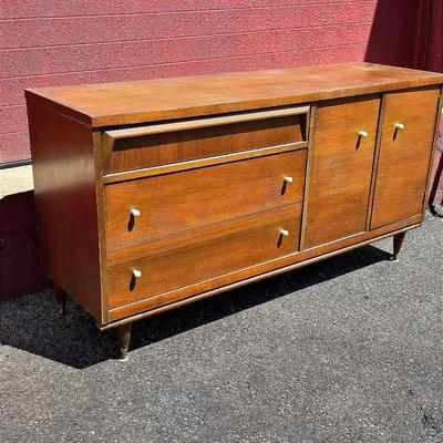 Bassett Furniture MCM Buffet - 60x18x32”
