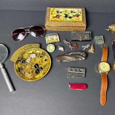 Men's Dresser Top: Pocket Knives & Tools, Watches, Cufflinks, Decor
