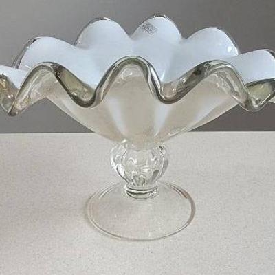 Murano Italy Hand Blown Art Glass Pedestal Scalloped Centerpiece Bowl