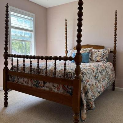 Full-Size Four-Poster Cannonball Bed with Sealy Posturepedic Mattress & Boxspring