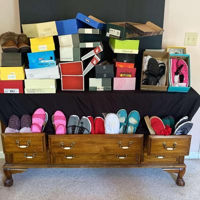 Women’s Shoes & Slippers Collection – Soft Spots, Jeds, Steve Madden, Enzo & More