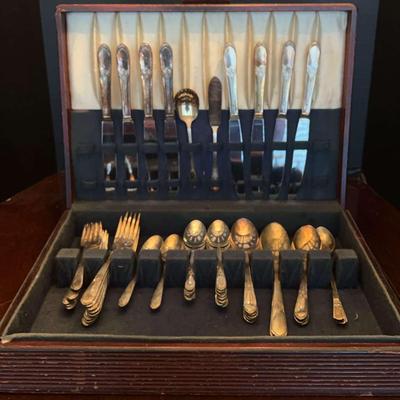 WM Rogers IS Silverplate Flatware Set in Wooden Case