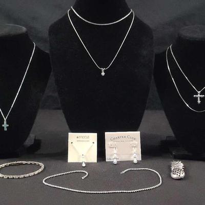 .925 Necklaces, Pendants, Bracelet And Earrings 