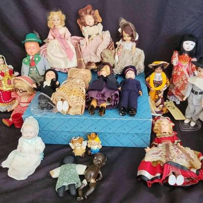 Vintage Doll Collection Featuring Nancy Ann Storybook, Ginny, Pilgrim & Folk Dolls
