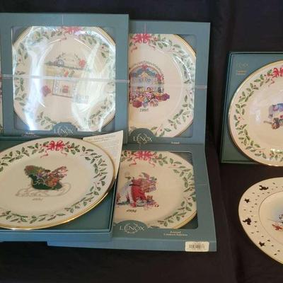 Lenox Annual Holiday Collector Plates & 1997 Disney Mickey & Minnie Christmas Plate, 10.5"