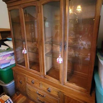Thomasville Mid-Century Modern French Provincial China Cabinet