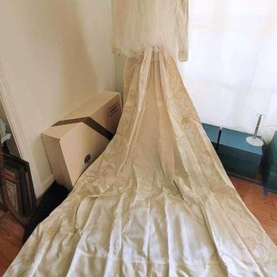 Vintage 1965 Ivory & Champagne Wedding Dress with 8ft Train & Veil