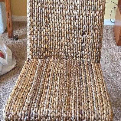 Braided Wicker Dining Chair 24"×18"×38"