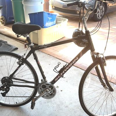 Schwinn Voyageur 21” Bicycle