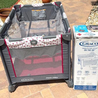 New Graco Pack ‘N Play With Bassinet - Pink Flowers Design