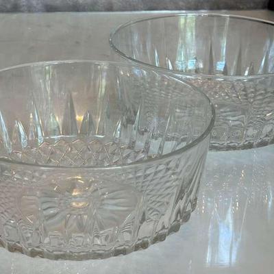 Set Of 2 Arcoroc France Starburst Patterned 8” Glass Bowls