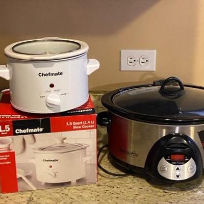 2 Slow Cookers