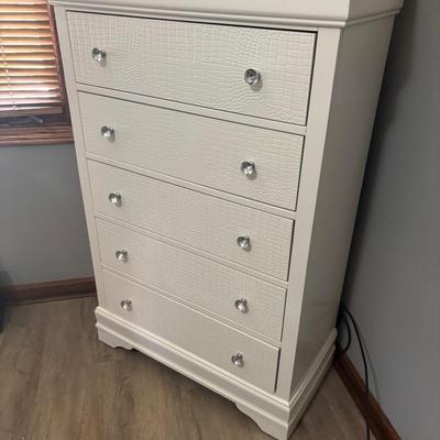 Full Size Bed With Dresser