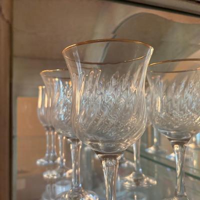12 Wine Glasses 