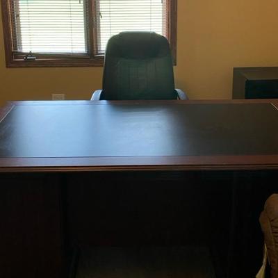 Office Desk With Chair 