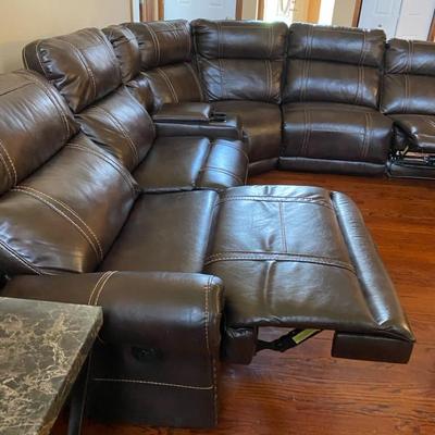 Brown sectional with recliners and cupholders