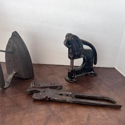 Rex Rivot Press 1900, Dayton Matthews Multi Tool Pliers, Flat Cast Iron