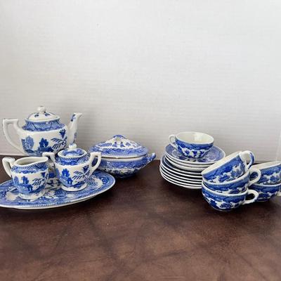 Child’s Tea Set Japan Oriental Motif Cups Saucers Tray Teapot