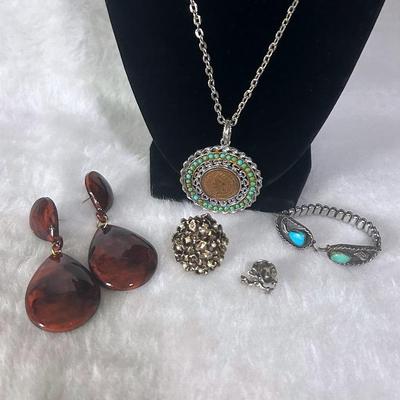 Vintage Jewelry Collection 