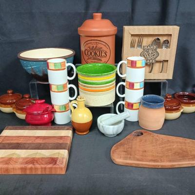 Mixed Kitchenware & Pottery Collection – Cookie Jar, Bowls, Cutting Boards, Cups & More