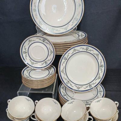 Gorham Fine China 32-Piece Dinnerware Set – Service for 8