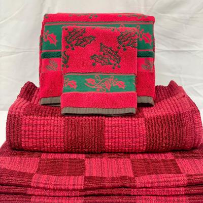 Bianca Jacquard Holiday Towel Set And Red Textured Bath Mats